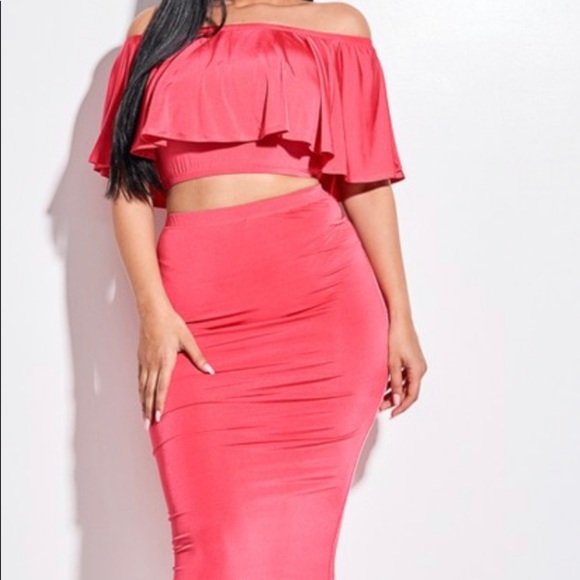 Dresses & Skirts - Coral 2pc Set. New